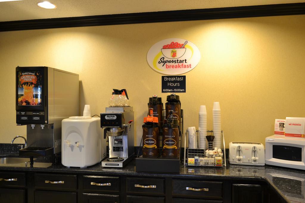 Hotel Super 8 By Wyndham 2*