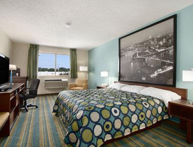 Super 8 By Wyndham Hotel 2*