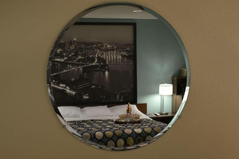 Super 8 By Wyndham Hotel 2*
